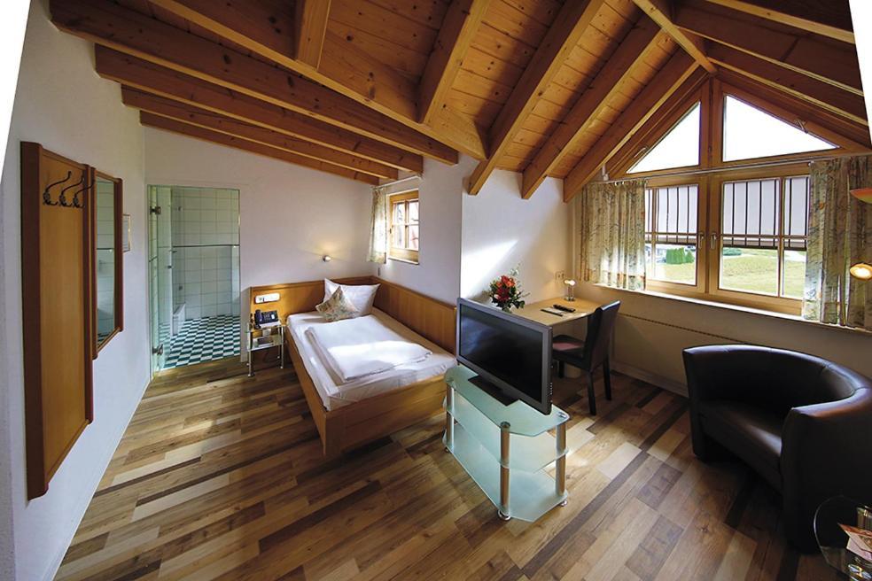 Wo Der Hahn Kraeht Hotel